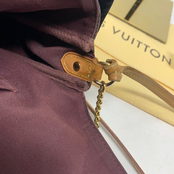 LOUIS VUITTON Monogram Favorite MM Crossbody Bag - Picture 14 of 16